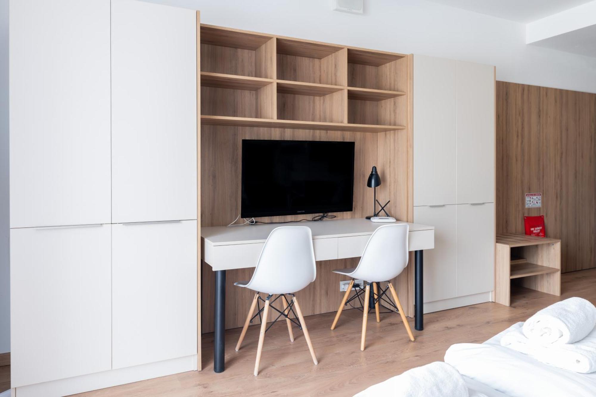 Rentplanet - Wolska Apartamento