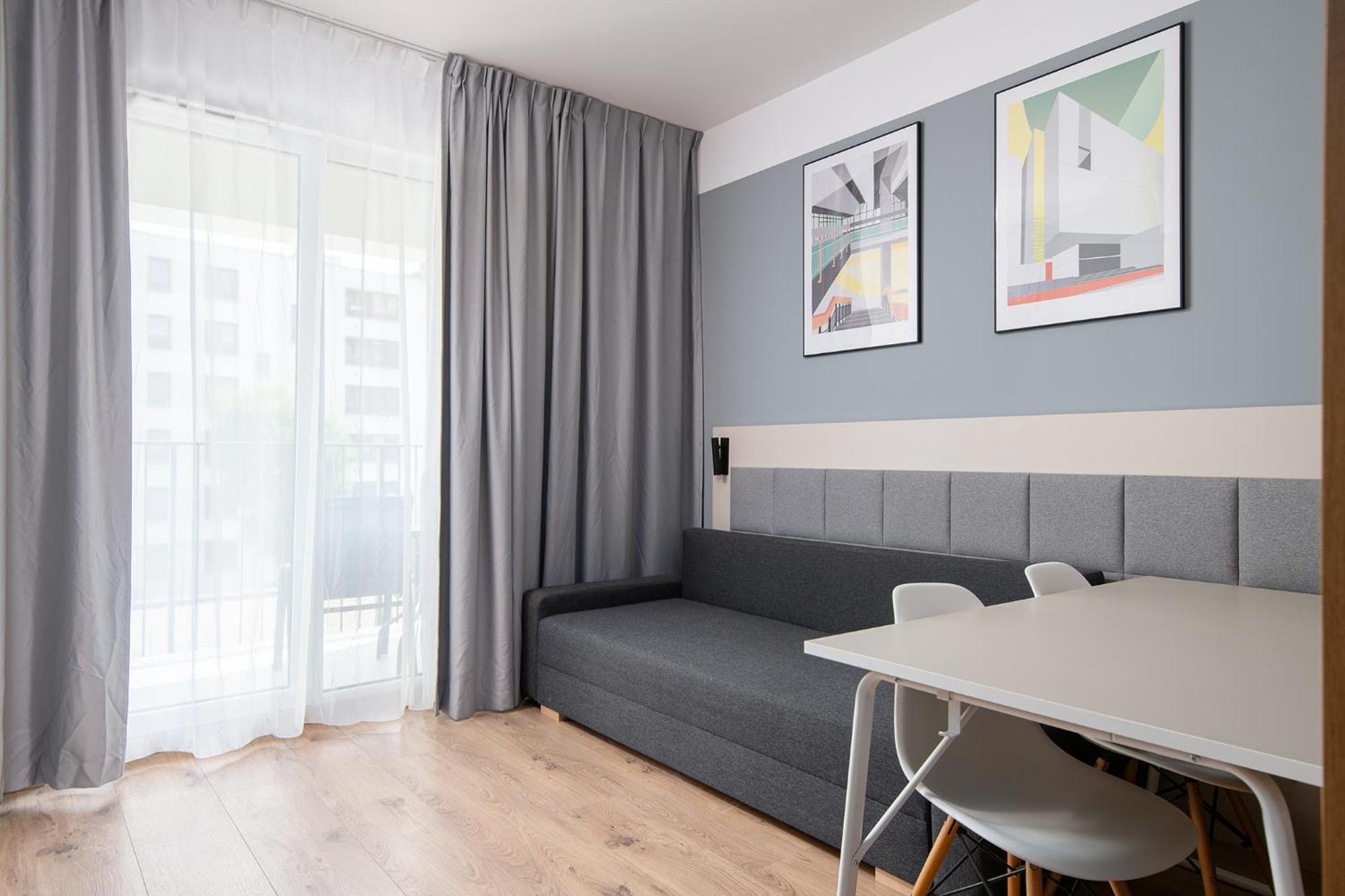 Rentplanet - Wolska * Varsovia
